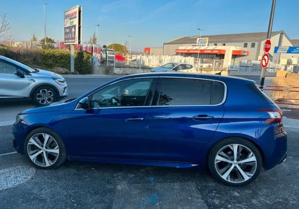 Peugeot 308 Gt 2.0 bluehdi 180ch s0und eat6