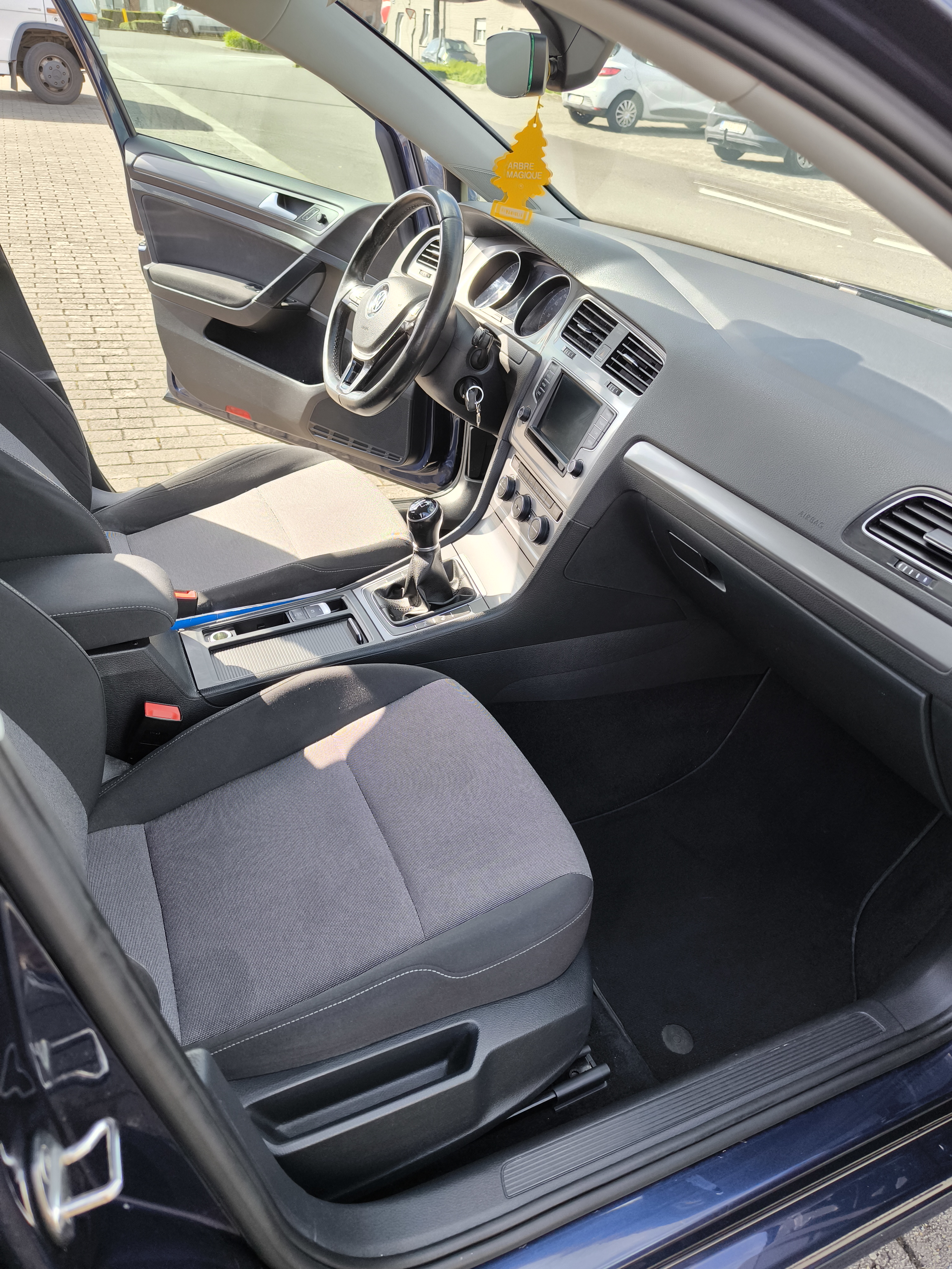 Volkswagen Golf VII (2) SW 1.6 TDI 90 BLUEMOTION TECHNOLOGY CONFORTLINE