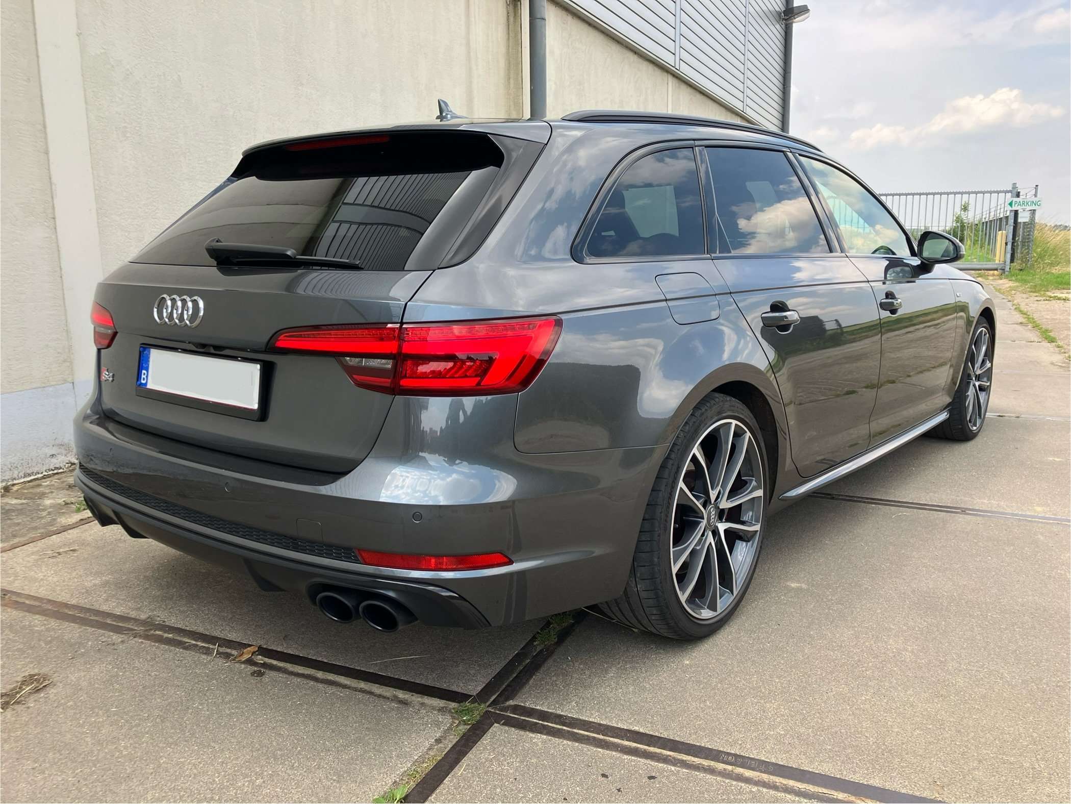 Audi S4 IV (2) AVANT 3.0 TFSI 354 S4 QUATTRO S TRONIC 8
