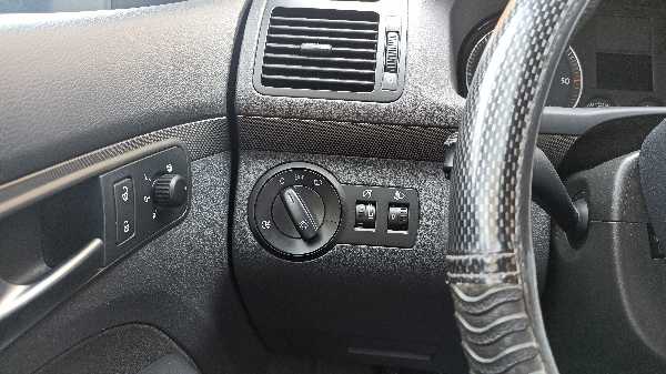 Volkswagen Touran Volkswagen Touran Noir 2010 2.0L 90ch