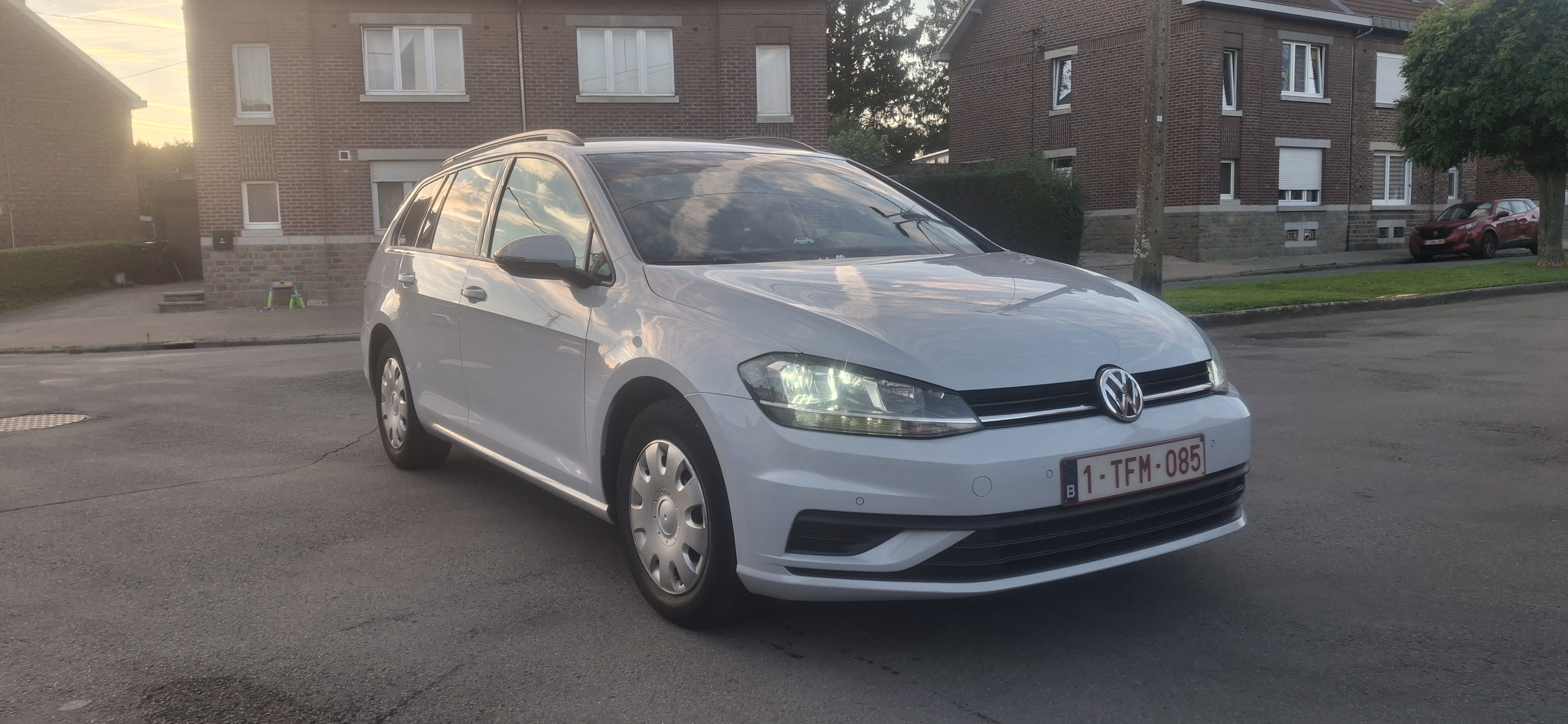 Volkswagen Golf VII (2) SW 1.6 TDI 90 BLUEMOTION TECHNOLOGY TRENDLINE
