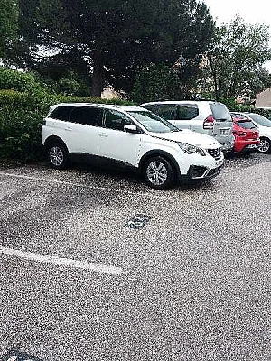 Peugeot 5008 Peugeot 5008 double des clés ct ok distribution ok
