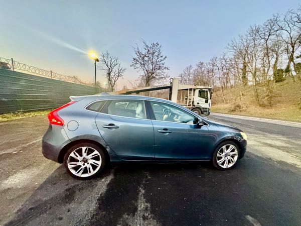 Volvo V40 Volvo V40 V4