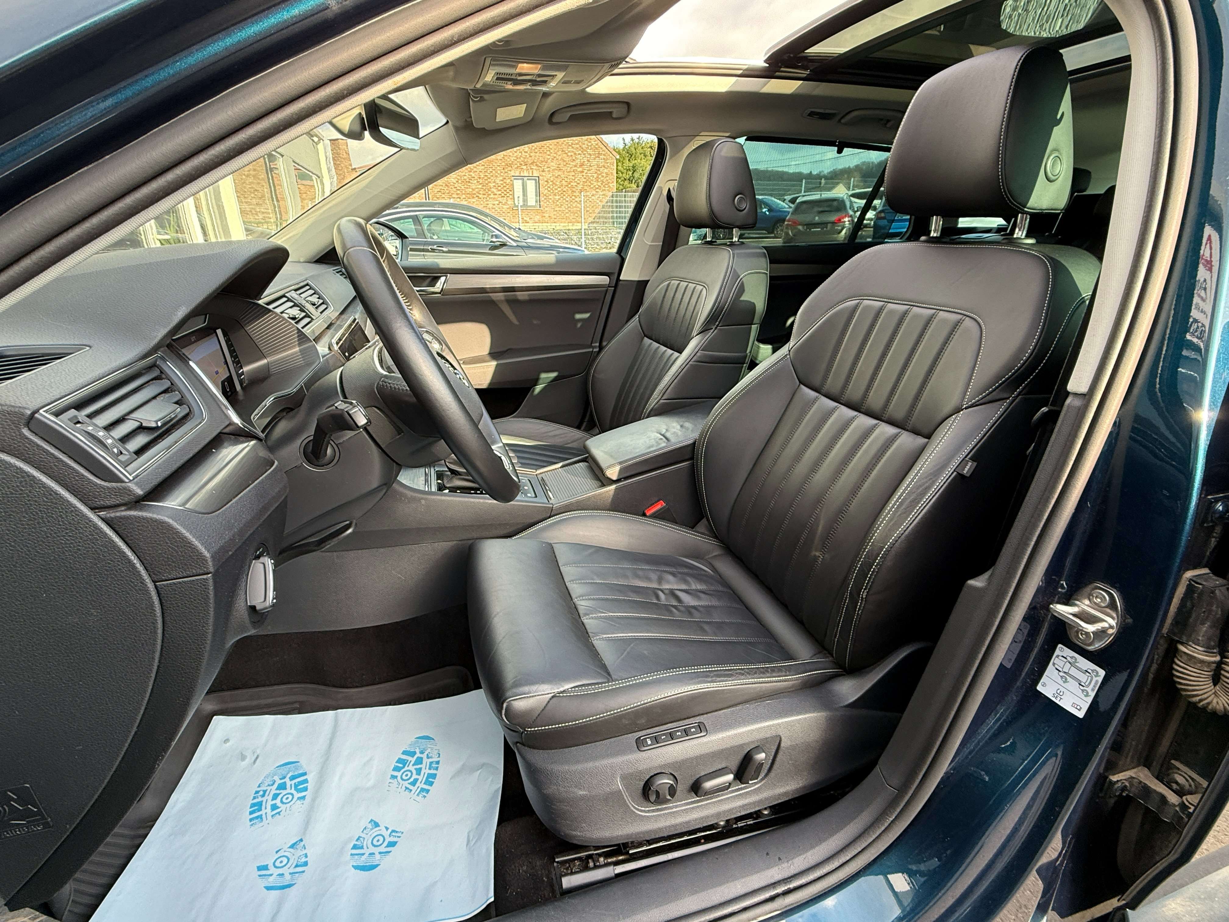 Skoda Superb SW 2.0 CR TDi**Cockpit*DSG*Full Options*Garantie**