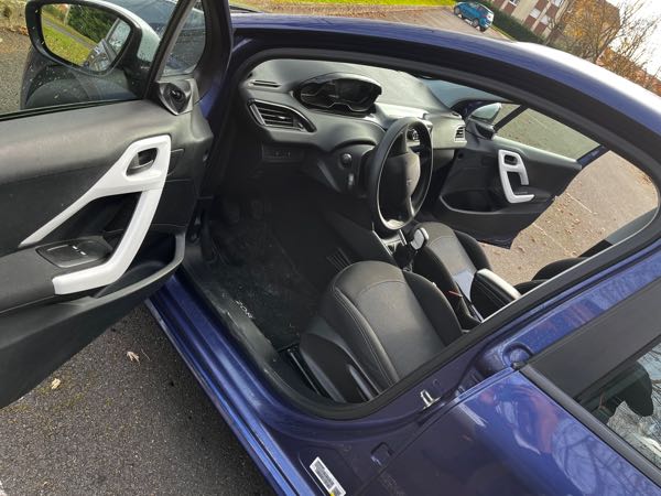 Peugeot 208 (2) 1.2 PURETECH 68 LIKE 5P