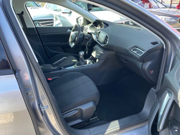 Peugeot 308 II 1.2 VTI 82 ACTIVE GARANTIE 3 MOIS