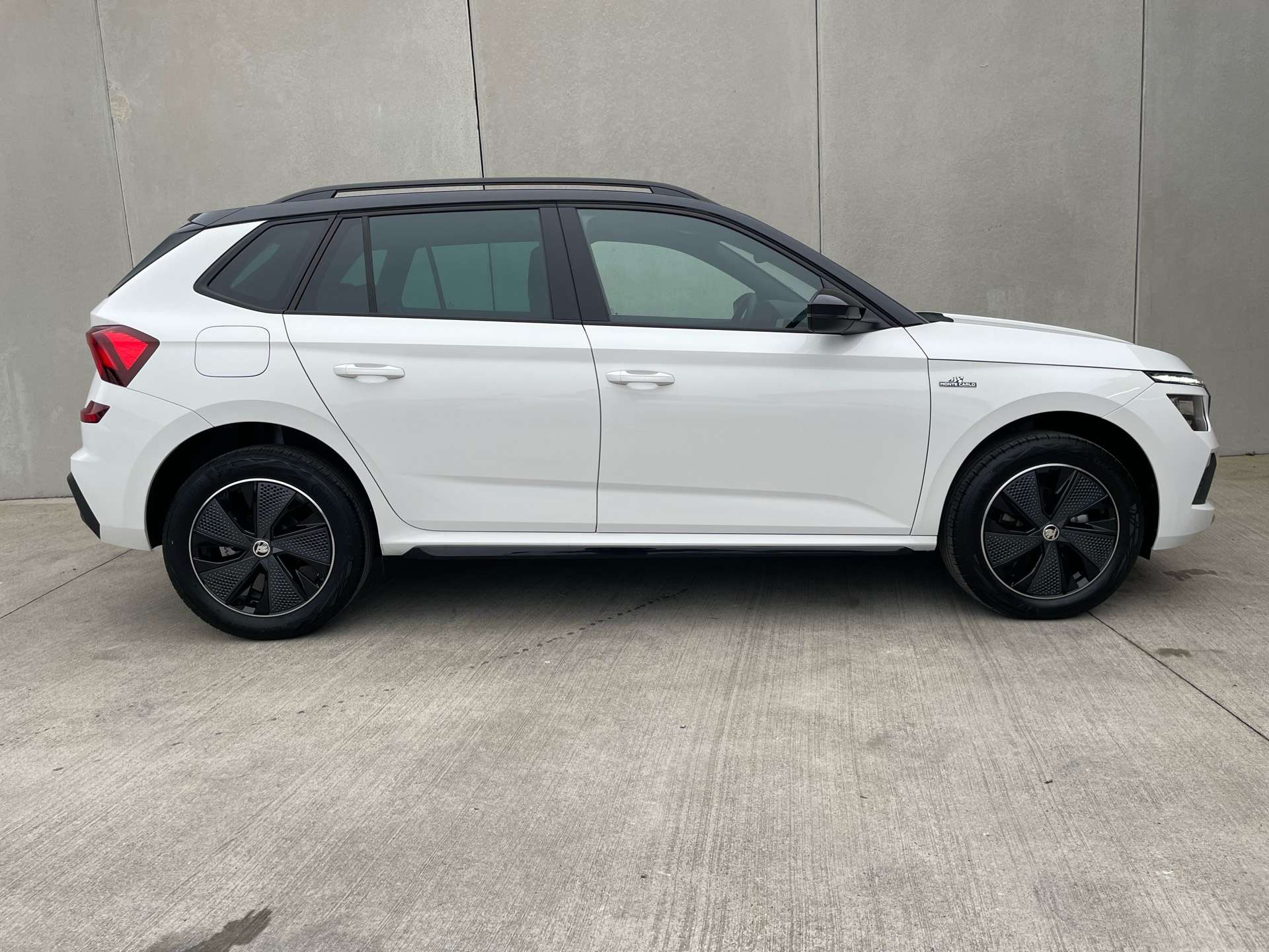 Skoda Kamiq 1.0 TSI Monte Carlo/DSG/CAMERA/TOIT PANO/NEUVE