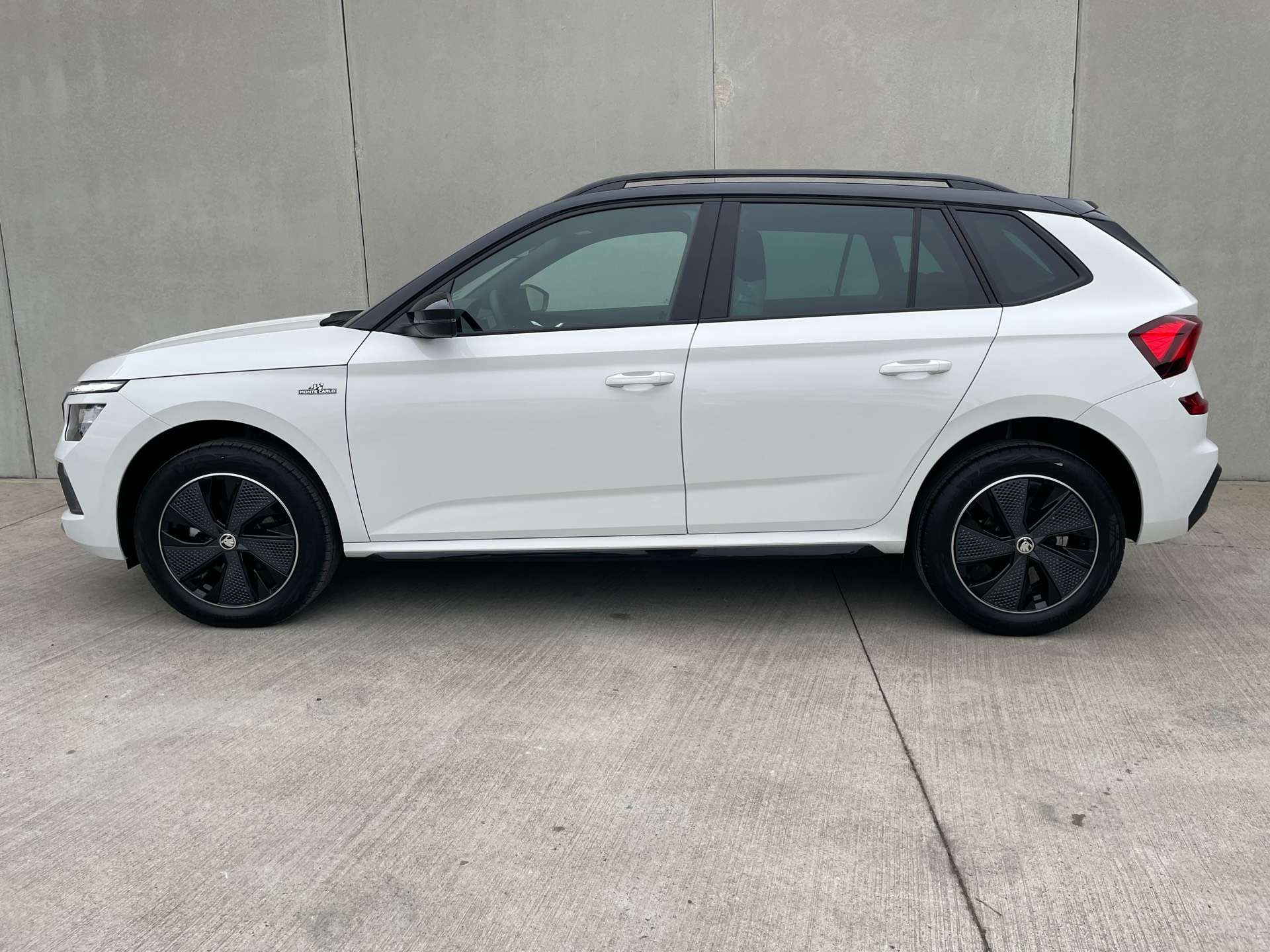 Skoda Kamiq 1.0 TSI Monte Carlo/DSG/CAMERA/TOIT PANO/NEUVE
