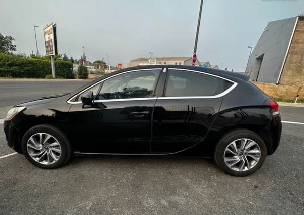 Citroen Ds4 1.6 e-hdi 112cv so chic gtie 6 mois