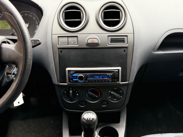 Ford Fiesta III (2) 1.3 AMBIENTE 3P