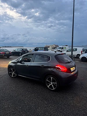 Peugeot 208 1.6 E-HDI FAP 92 4CV FELINE 5P