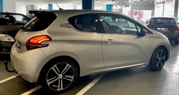 Peugeot 208 208 - 110cv GT LINE Look GTI