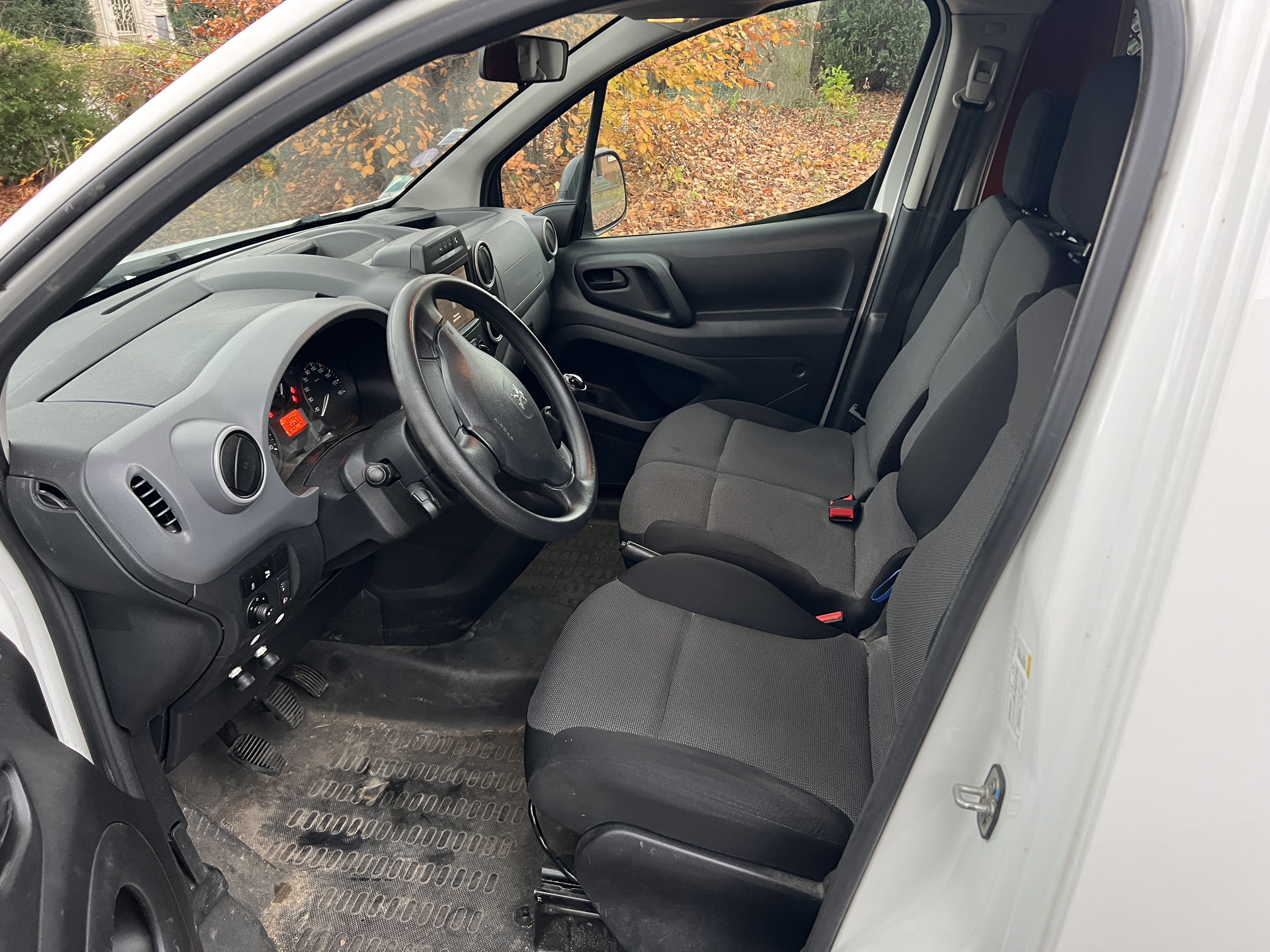 Peugeot Partner II (3) 1.6 VTI 98 STANDARD PREMIUM