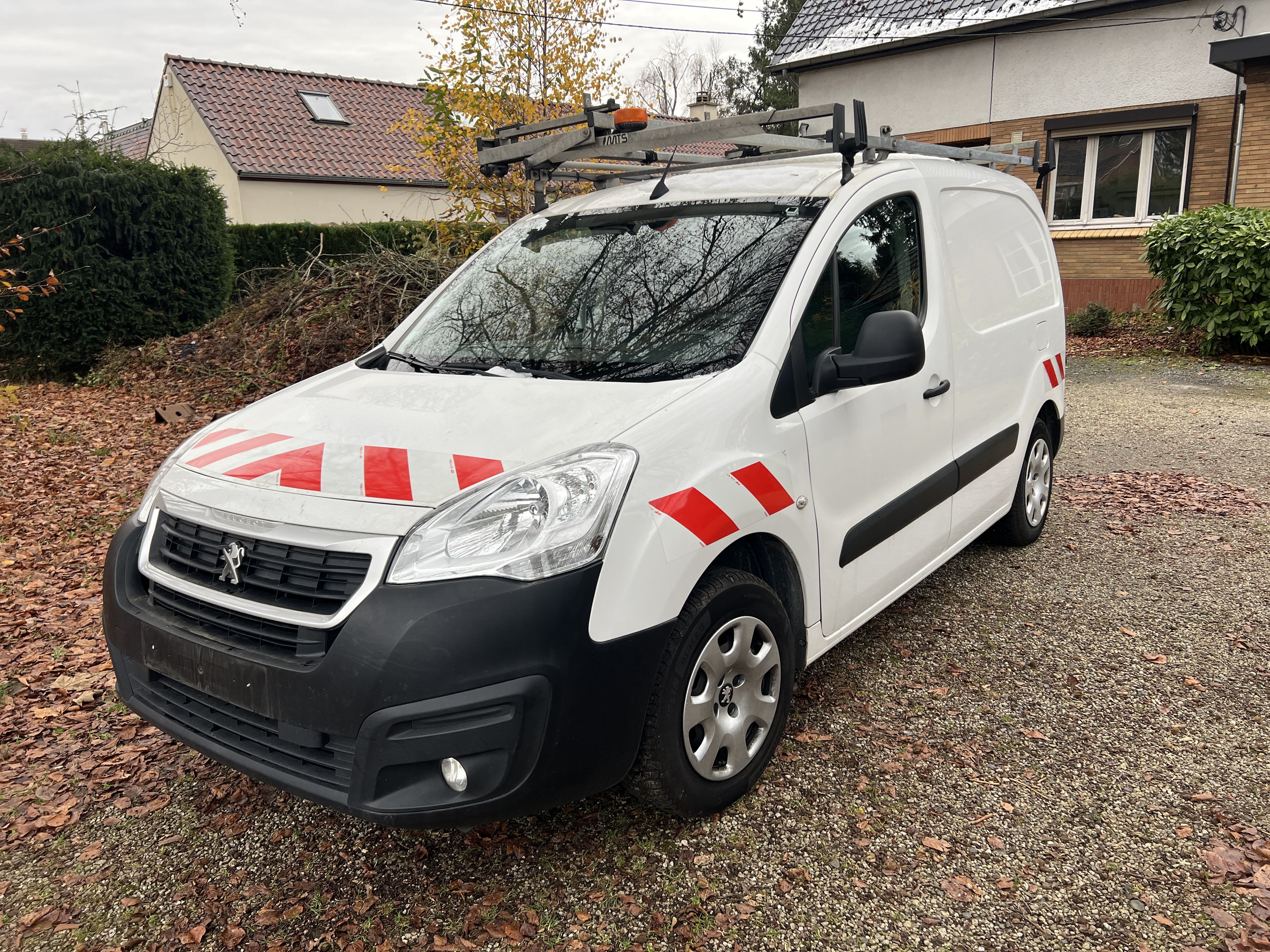 Peugeot Partner II (3) 1.6 VTI 98 STANDARD PREMIUM