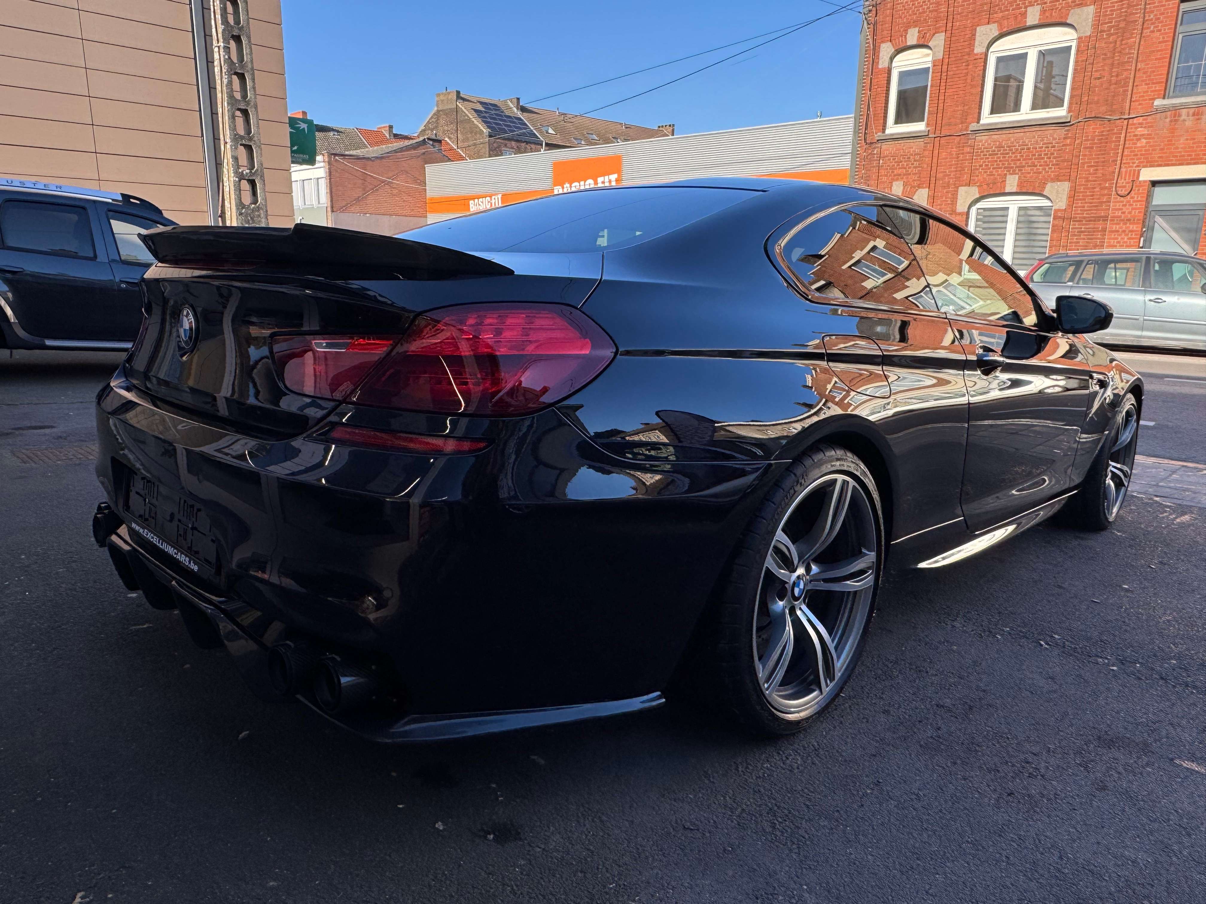 BMW M6 4.4 V8 DKG Gps Cuir Full Carbone Carnet 100%Belge