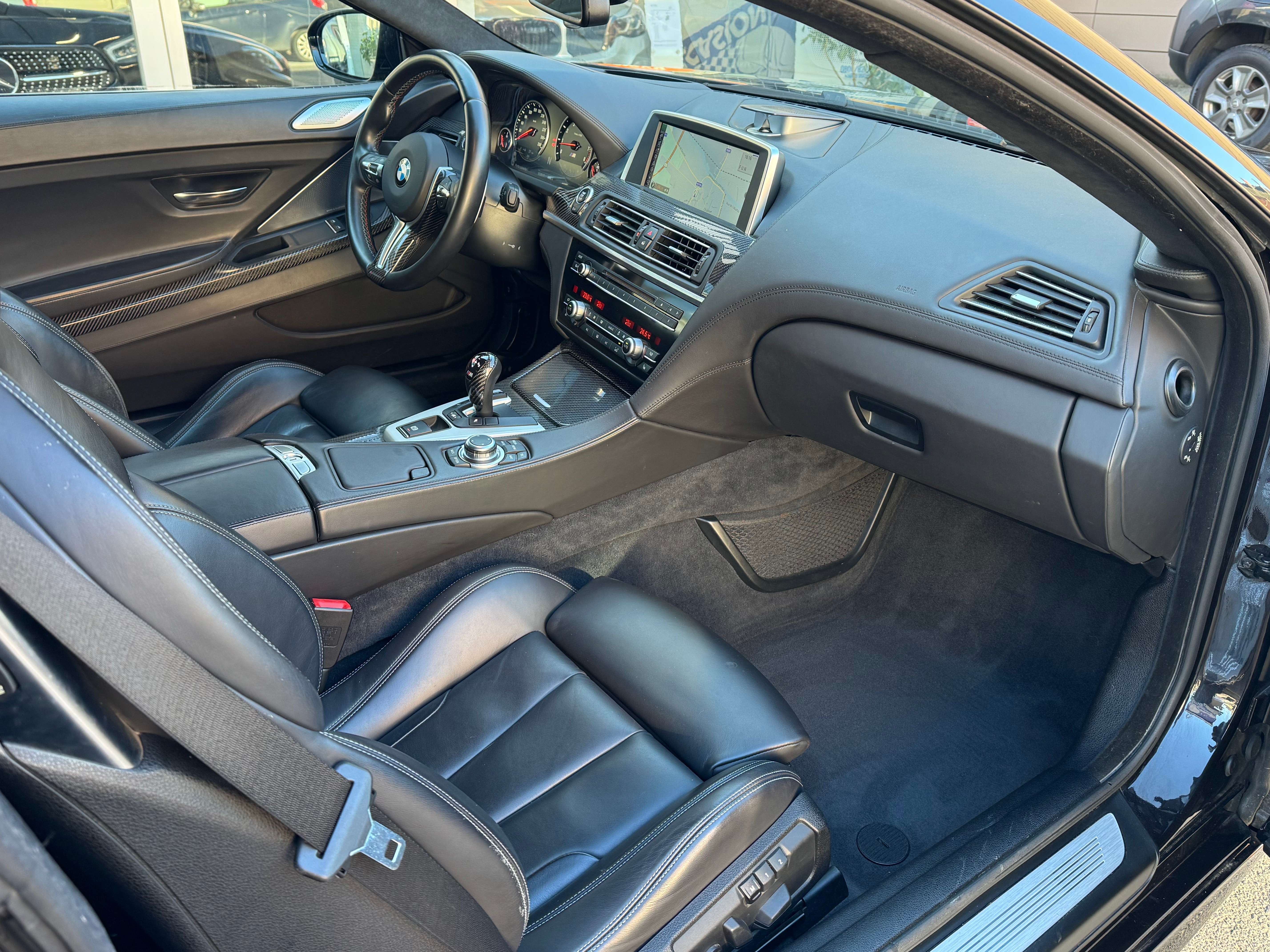 BMW M6 4.4 V8 DKG Gps Cuir Full Carbone Carnet 100%Belge