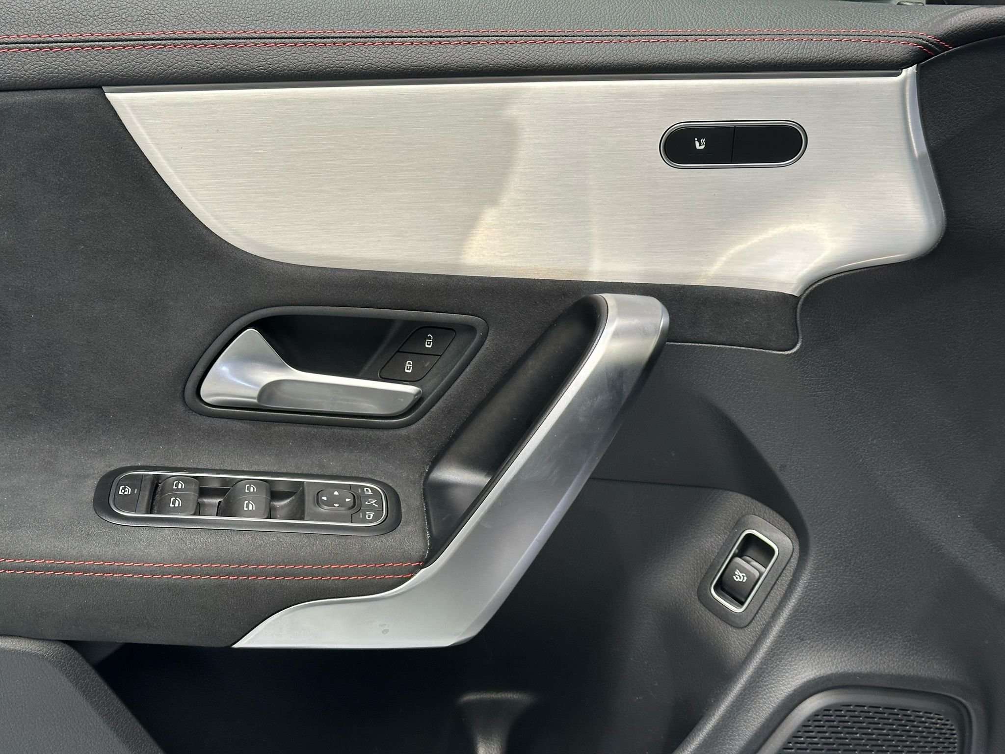 Mercedes-Benz CLA 200 d AMG Line TOIT PANO