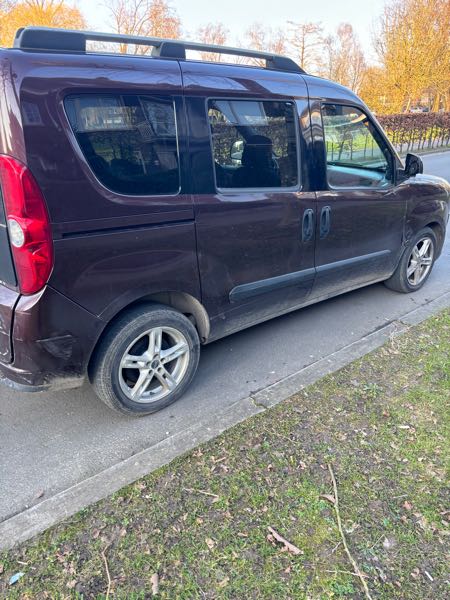 Fiat Doblo II 2.0 MULTIJET 16V 135 DPF LOUNGE BUSINESS