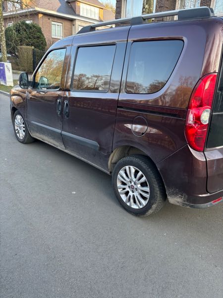 Fiat Doblo II 2.0 MULTIJET 16V 135 DPF LOUNGE BUSINESS