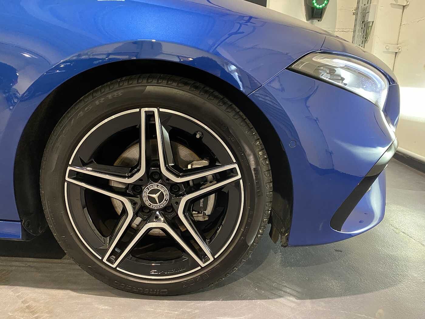 Mercedes-Benz A 200  d Berline AMG Line