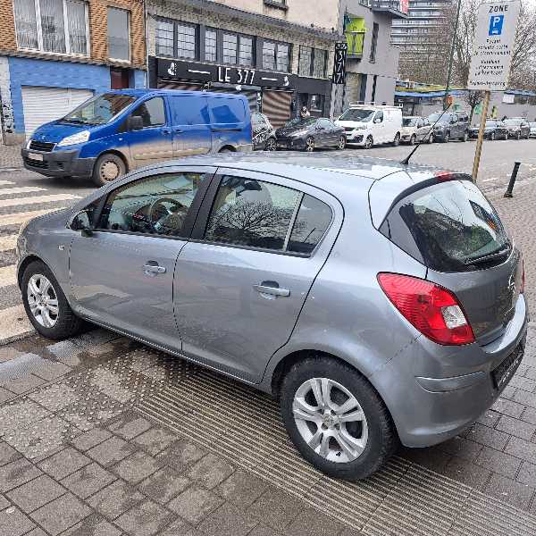 Opel Corsa IV (2) 1.2 TWINPORT 85 EDITION 5P