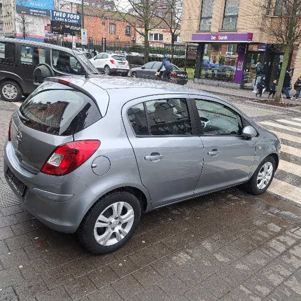 Opel Corsa IV (2) 1.2 TWINPORT 85 EDITION 5P