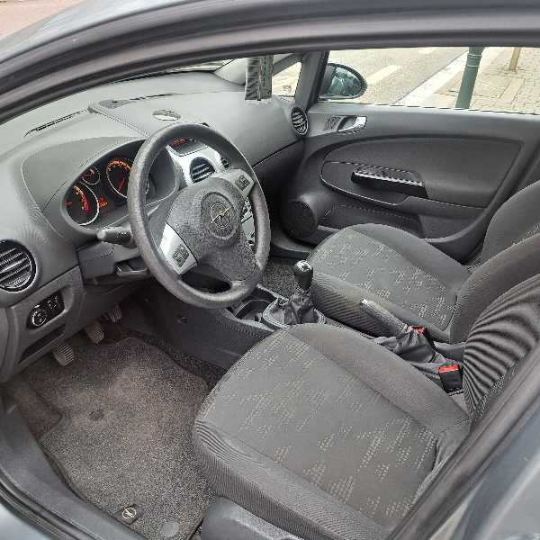 Opel Corsa IV (2) 1.2 TWINPORT 85 EDITION 5P