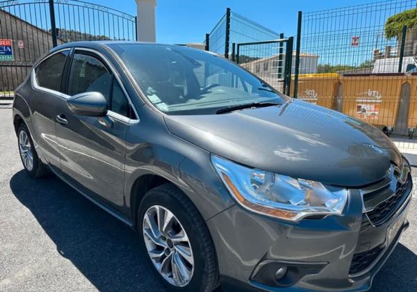 Citroen Ds4 1.6 e-hdi 115 so chïc gtie 6 mois