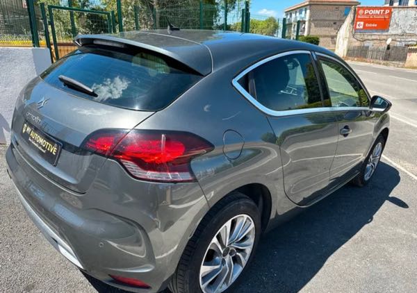 Citroen Ds4 1.6 e-hdi 115 so chïc gtie 6 mois