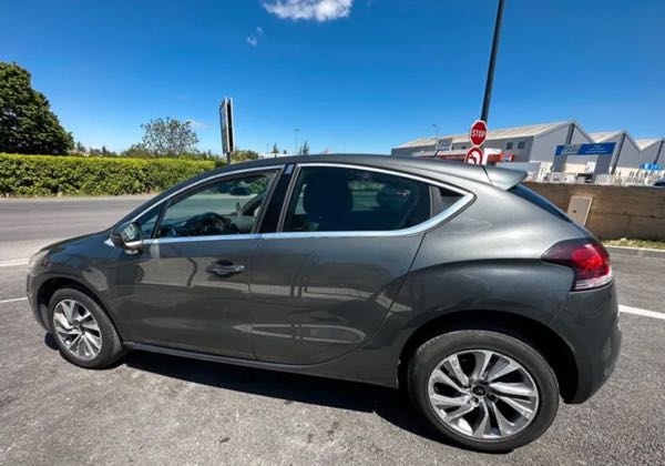 Citroen Ds4 1.6 e-hdi 115 so chïc gtie 6 mois