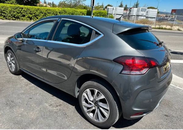 Citroen Ds4 1.6 e-hdi 115 so chïc gtie 6 mois