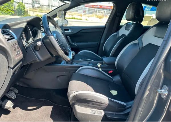 Citroen Ds4 1.6 e-hdi 115 so chïc gtie 6 mois