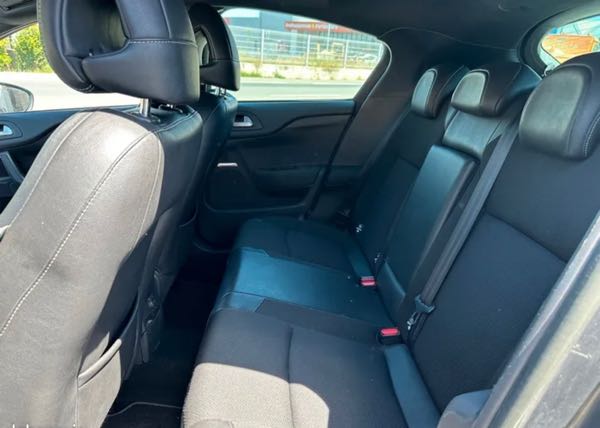 Citroen Ds4 1.6 e-hdi 115 so chïc gtie 6 mois