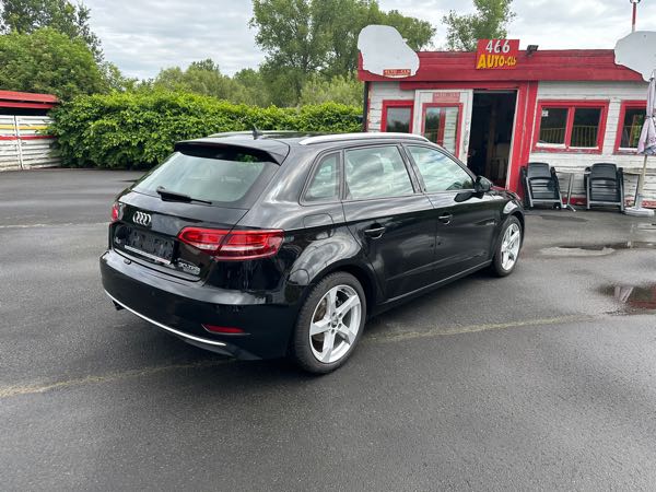 Audi A3 III (2) BERLINE 30 TFSI 116 SPORT LIMITED