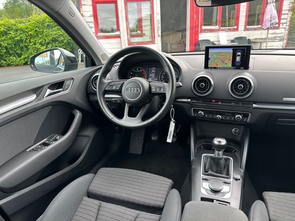 Audi A3 III (2) BERLINE 30 TFSI 116 SPORT LIMITED