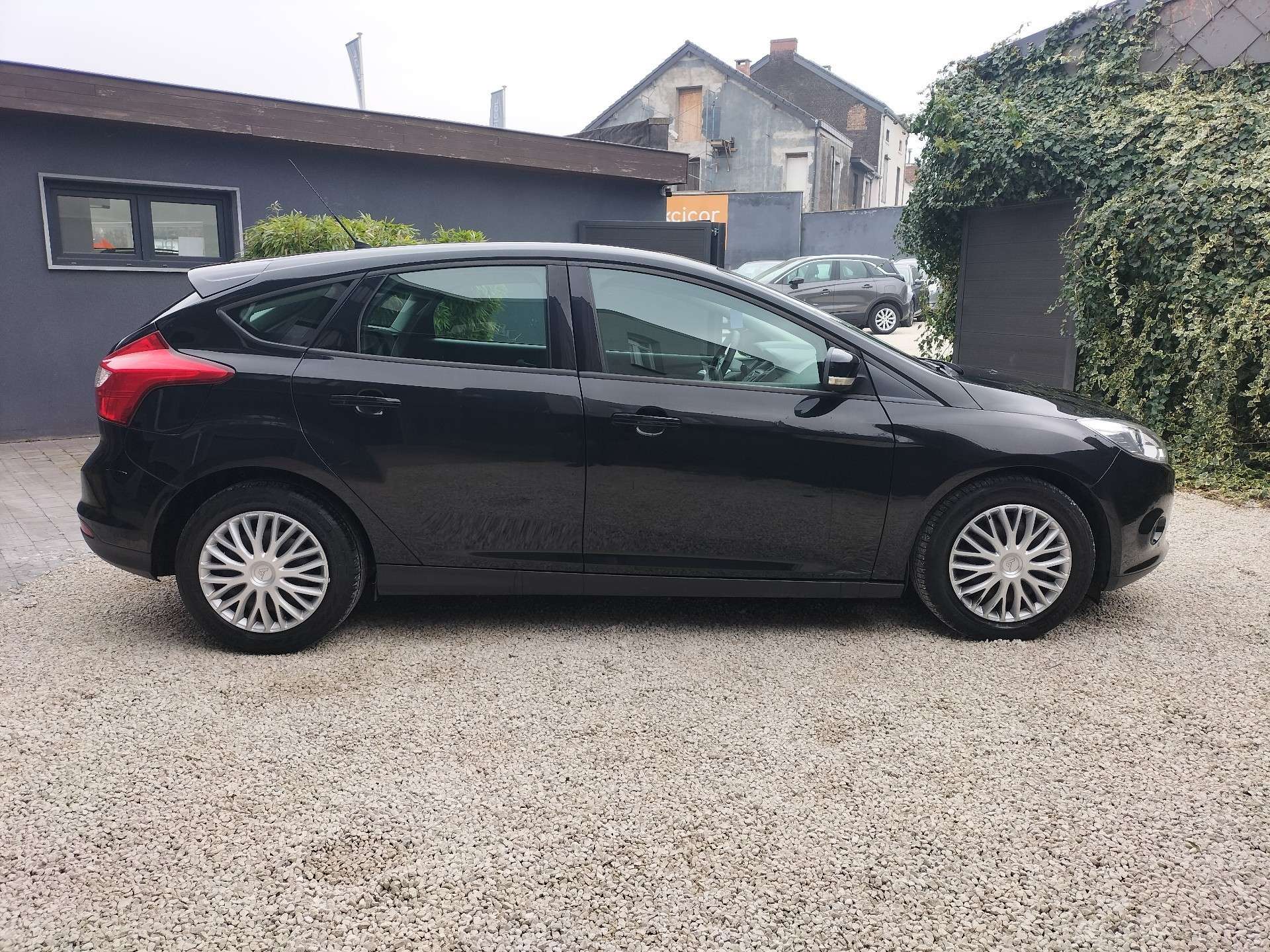 Ford Focus 1.0 EcoBoost Tech - Petit Budget Economique - Garantie 12 Mois avec Entretien Effectué - Dispo Rapide - Zone LEZ Ok