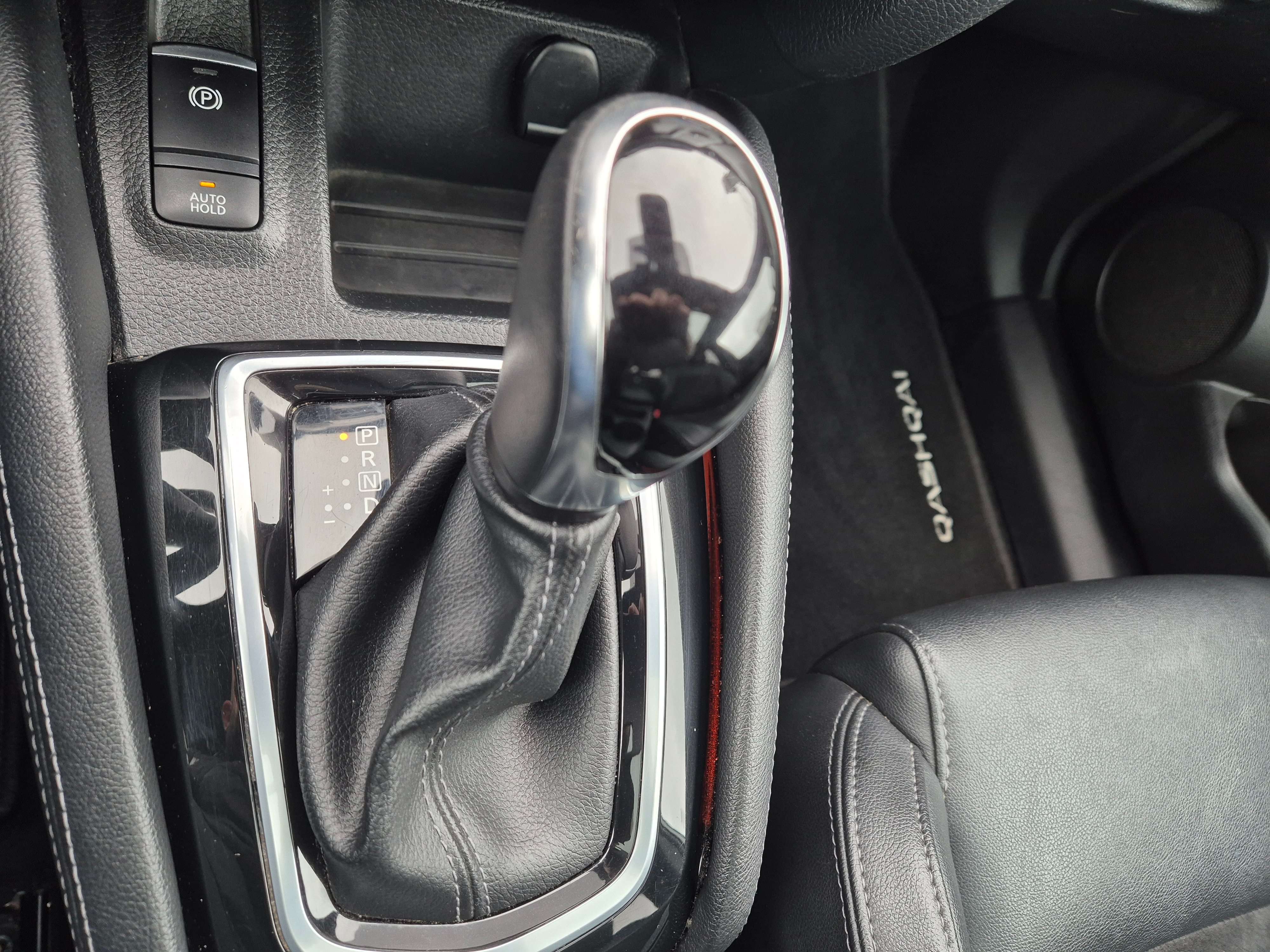 Nissan Qashqai 1.5 dCi Tekna//CARNET/CAMERA/GPS/USB/GARANTIE 12M