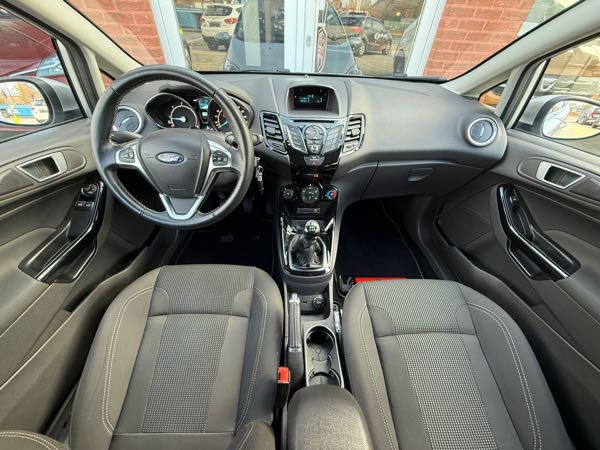 Ford Fiesta 1.5D 75PK | CRUISE CONTROL | AIRCO | LED |