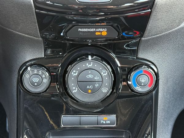 Ford Fiesta 1.5D 75PK | CRUISE CONTROL | AIRCO | LED |