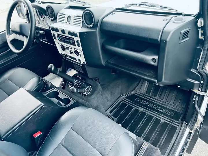 Land Rover Defender 110 2.2 Turbo D SE STATION WAGON+6PL+FULL HISTORY