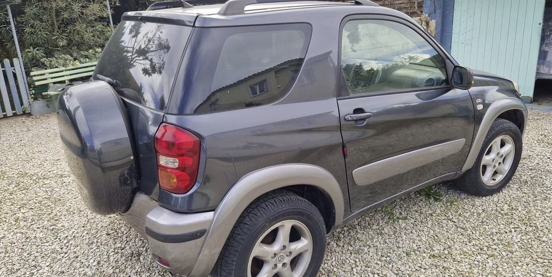 Toyota Rav 4 4x4 2.0l d4d 115ch 8cv 2004 en panne