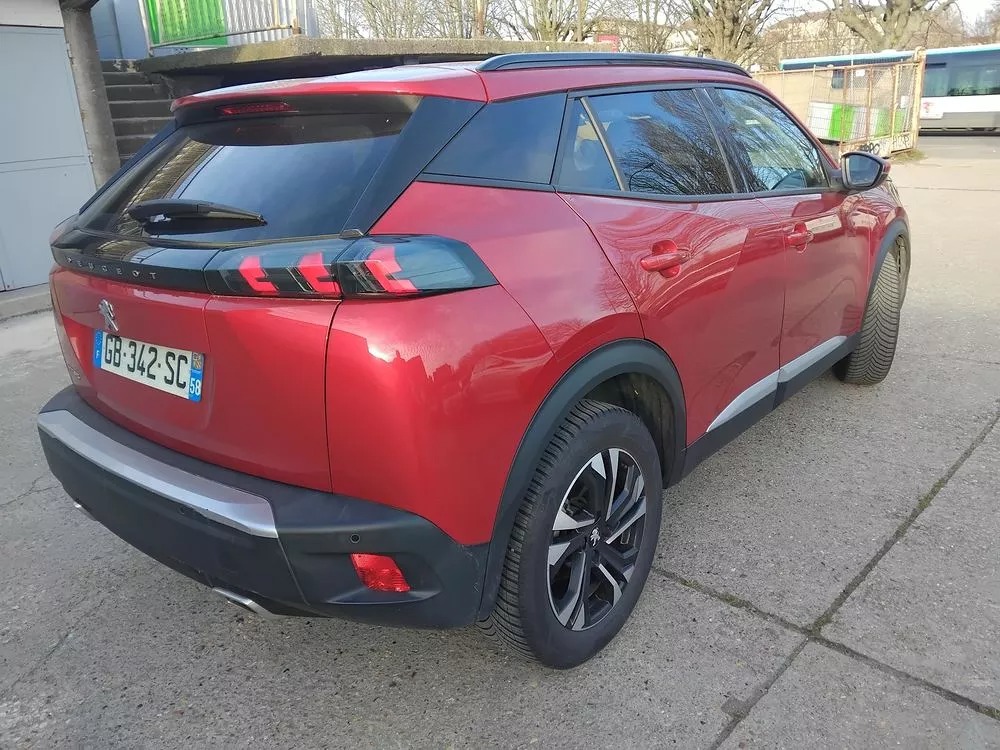 Peugeot 2008 Peugeot 2008 PureTech 130 S&S EAT8 Allure