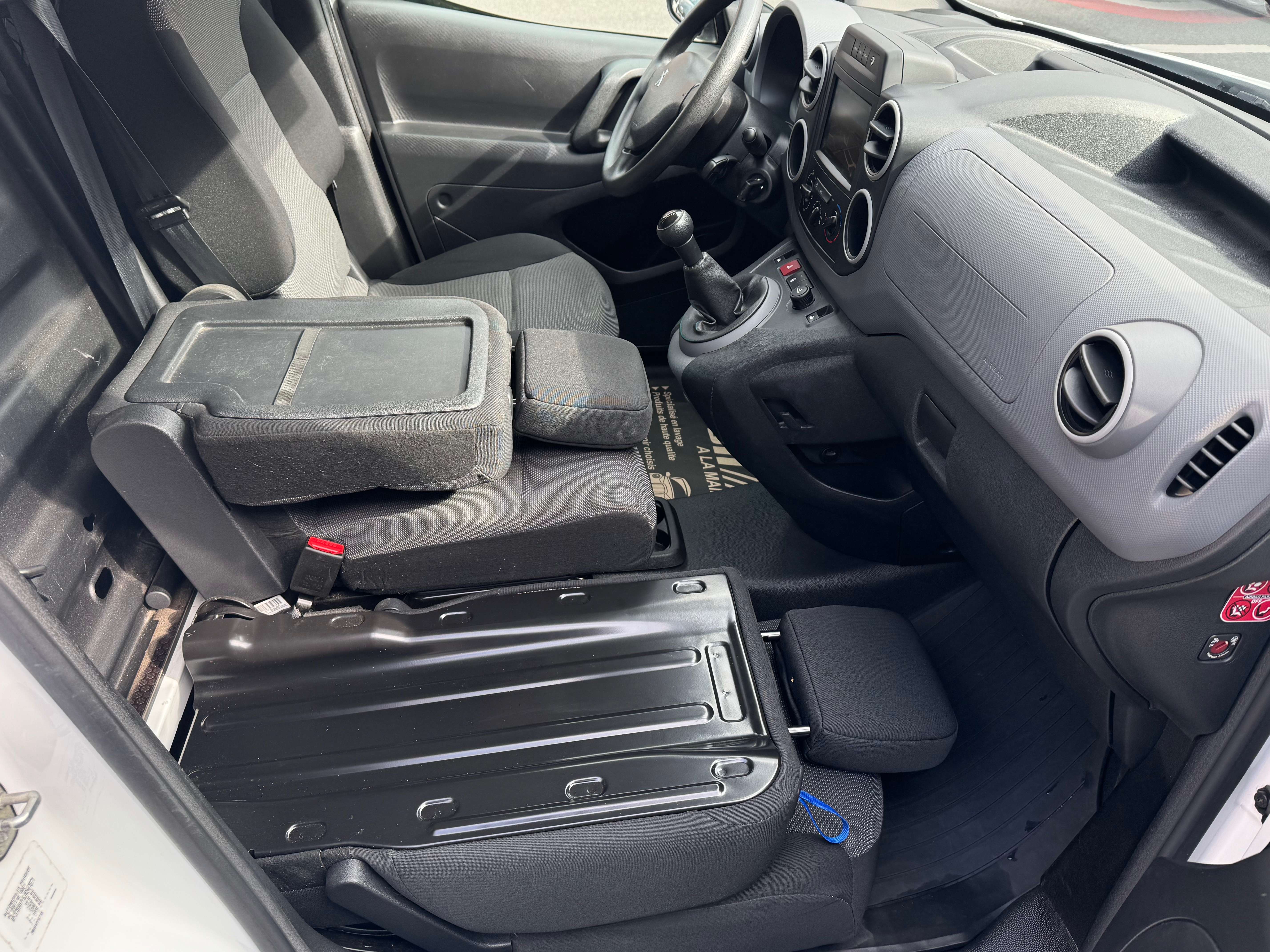 Peugeot Partner 1.6 Blue HDi Utilitaire Gps Airco 3Place  Er6B