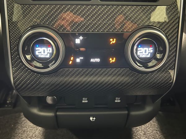 Land Rover Range Rover Sport II (2) V8 5.0 575 SVR CARBON EDITION AUTO