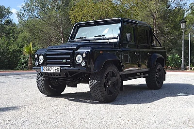Land Rover Defender 110 XS Double Cab