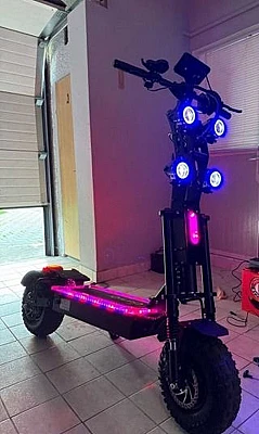 Trottinette Électrique 10000W, 72V ? Jamais Déballé - 110kmH