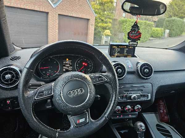Audi A1 (2) 1.6 TDI 116 S LINE S TRONIC