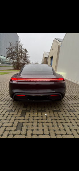 Porsche Taycan PORSCHE TAYCAN