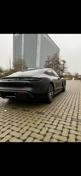 Porsche Taycan PORSCHE TAYCAN