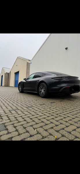 Porsche Taycan PORSCHE TAYCAN